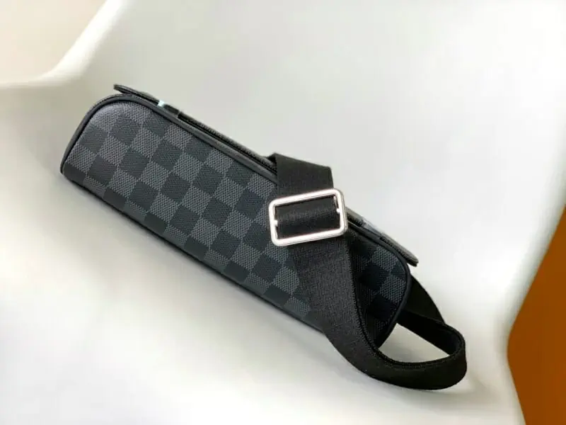 louis vuitton aaa homme mini sac a main s_112a2ba3